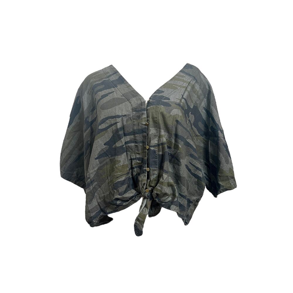 Express Outlet Batwing Camo Blouse